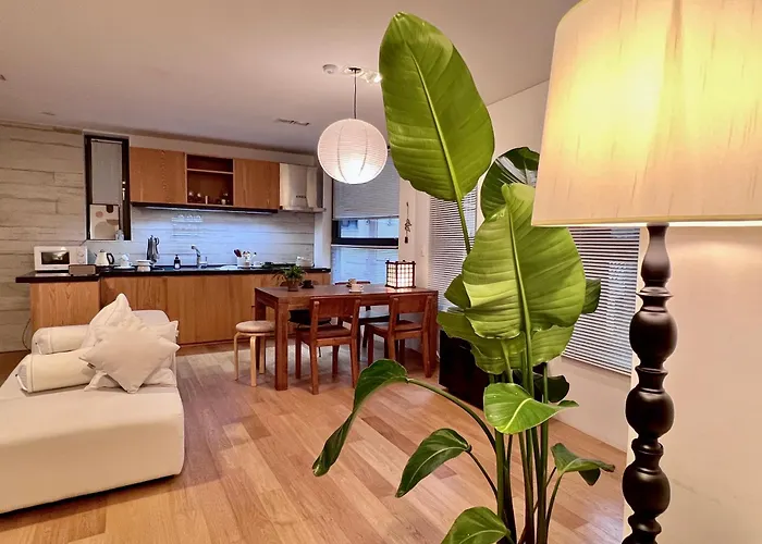 Апартаменты Korean Traditional Terrace House Paradise Shopping Center Сеул