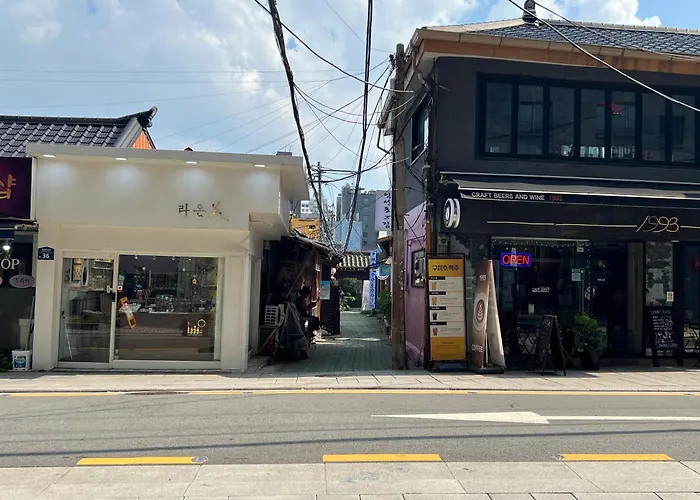 Korean Traditional Terrace House Paradise Shopping Center Апартаменты *