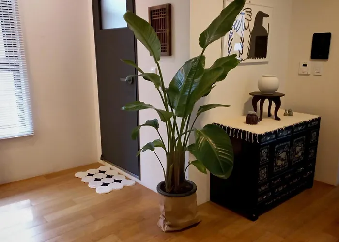 Апартаменты Korean Traditional Terrace House Paradise Shopping Center