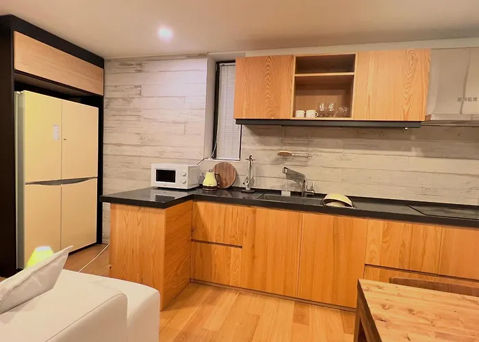 Апартаменты Korean Traditional Terrace House Paradise Shopping Center